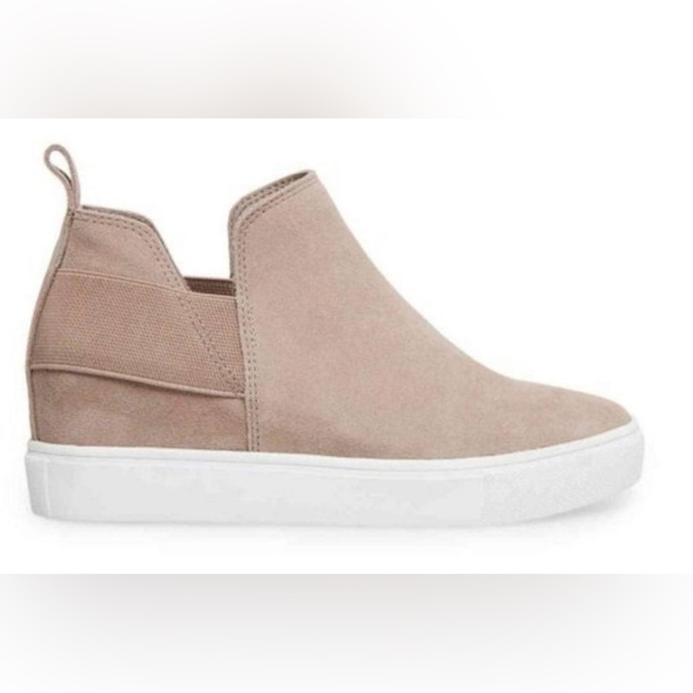 Steve Madden Tan/Beige
Shane Sneakers Size 9.5